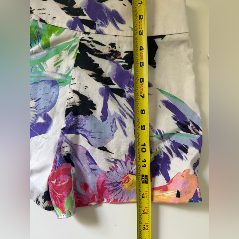 Marciano Hibiscus Shorts Size 4 - Picture 11 of 12